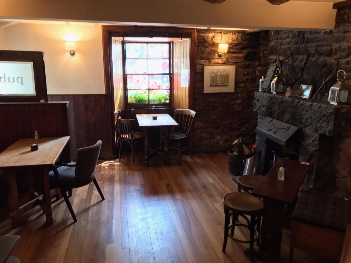 Отель The Cross Keys In Kippen Экстерьер фото